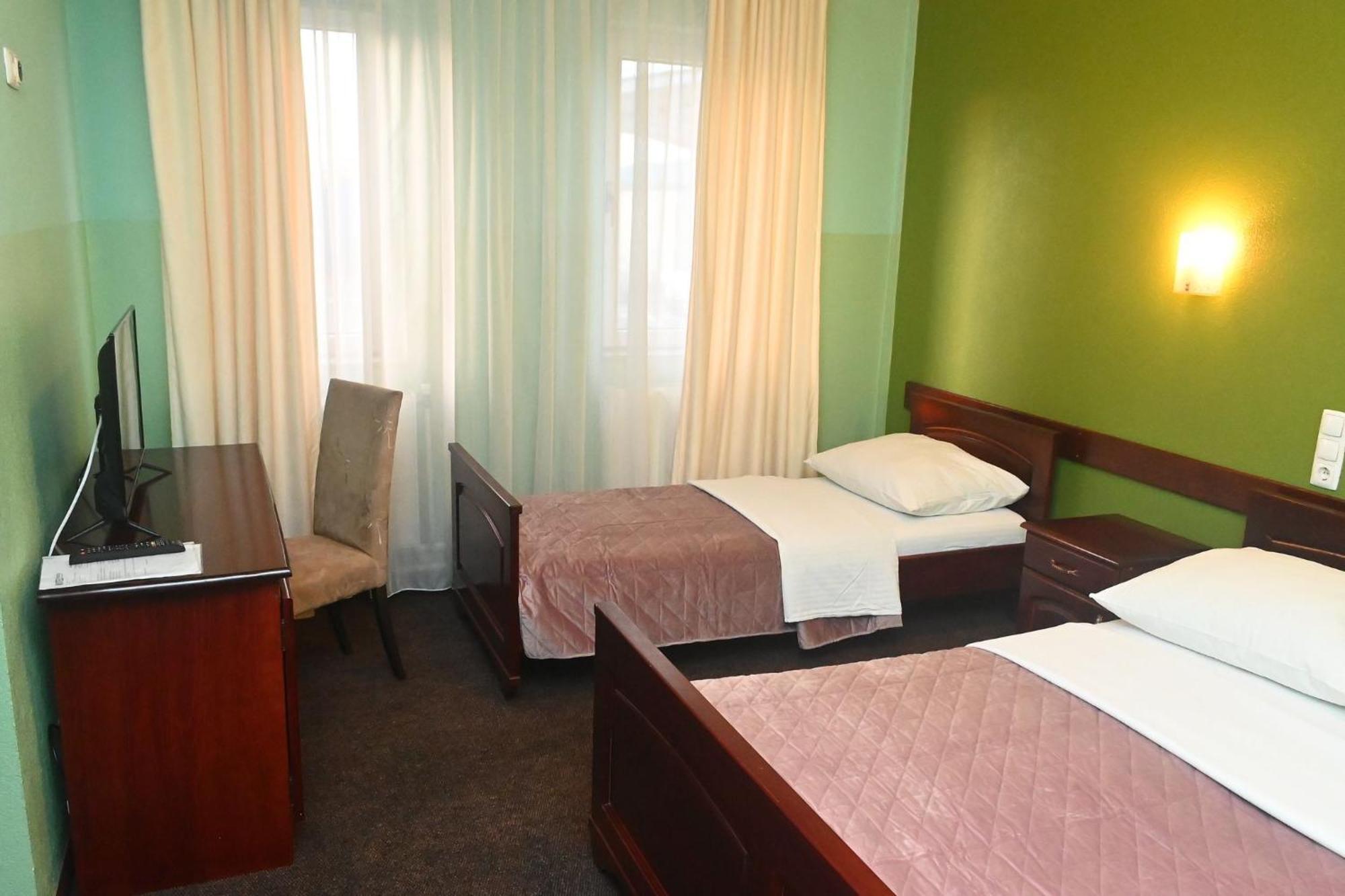 Motel Atlantis Prijedor Exteriör bild